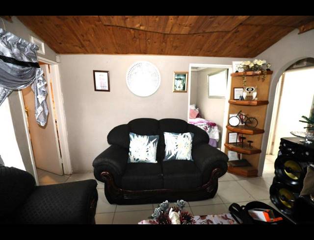 3 BEDROOM HOUSE FOR SALE IN BIRCHWOOD PARK